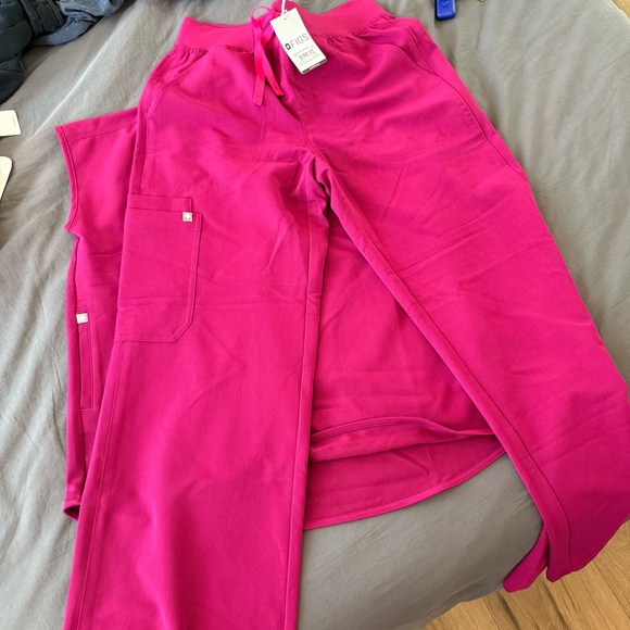 FIGS Rafaela XS and Isabel Pants S - Picture 2 of 6